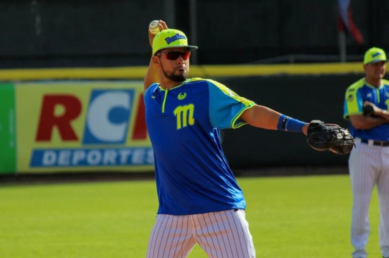 Robinson Chirinos 2016