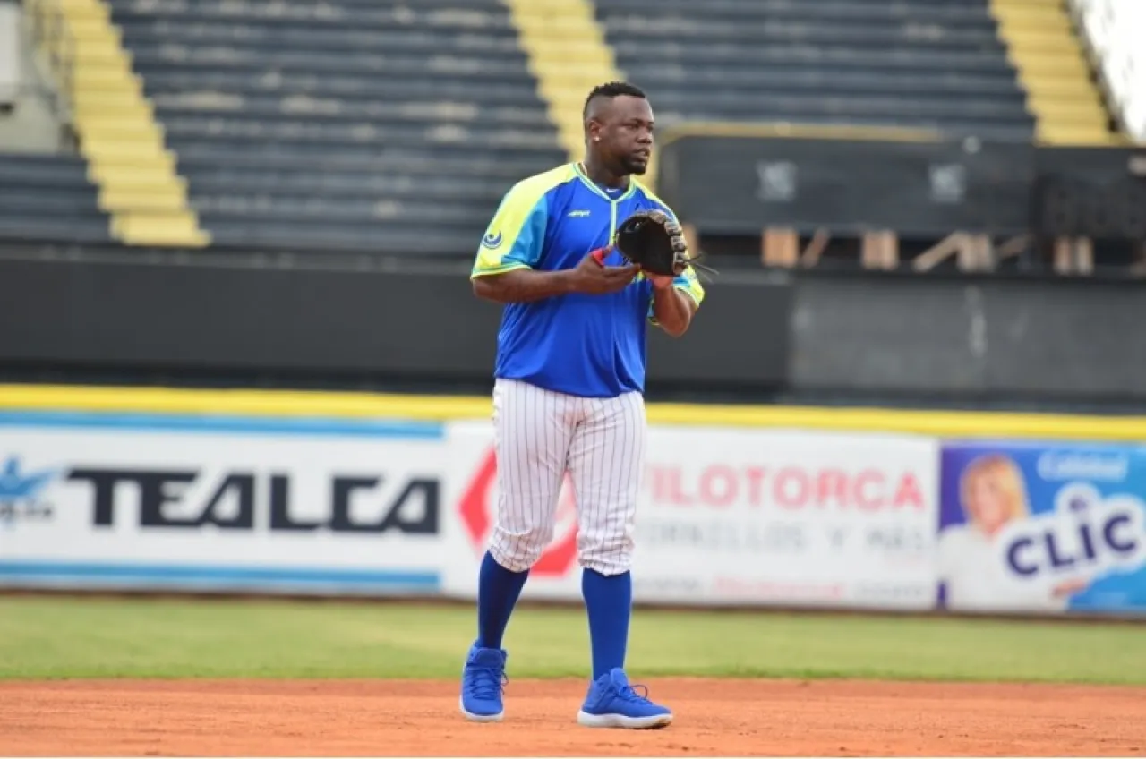 Adonis García.JPG