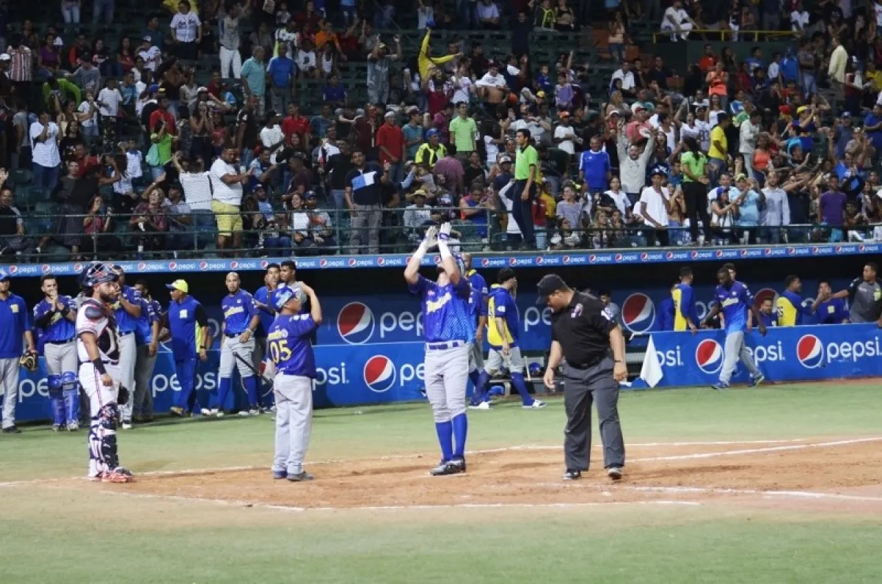 MAGALLANES VS CARIBES 9 (1)