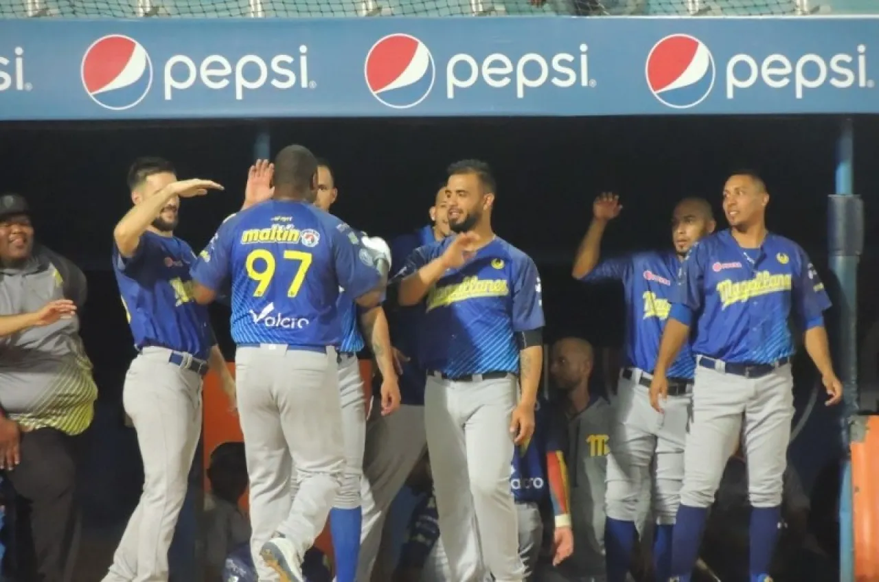 vs. Águilas