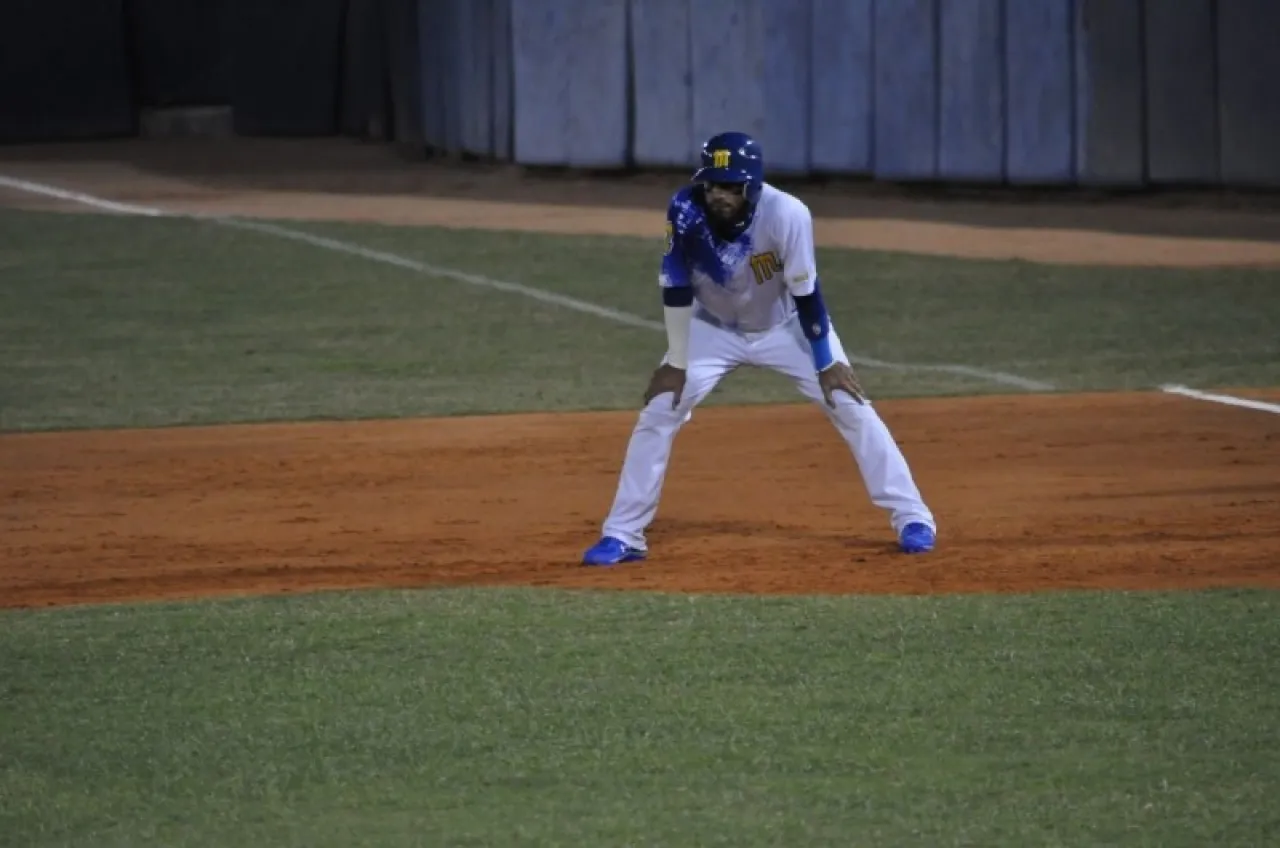 FOTO MAGALLANES VS CARIBES. LISTA
