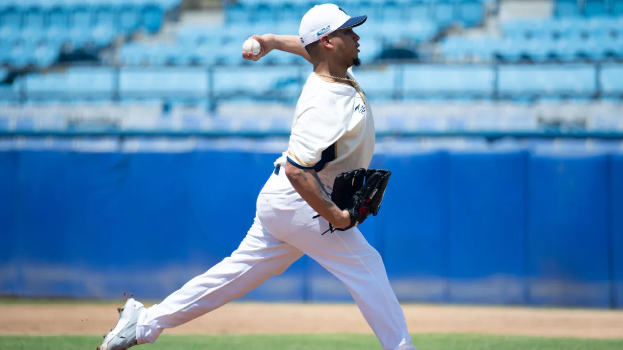 Ricardo Sánchez lanzando en el juego simulado
