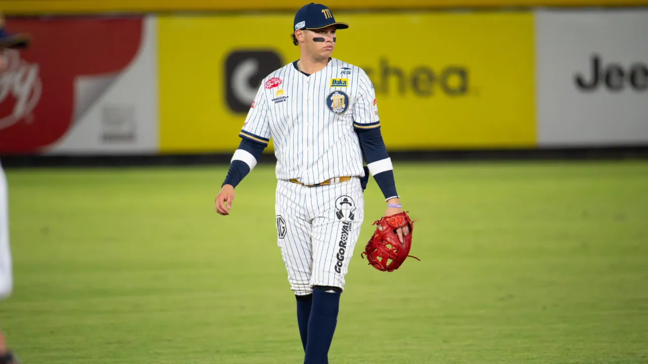 Diego Velásquez en el campocorto
